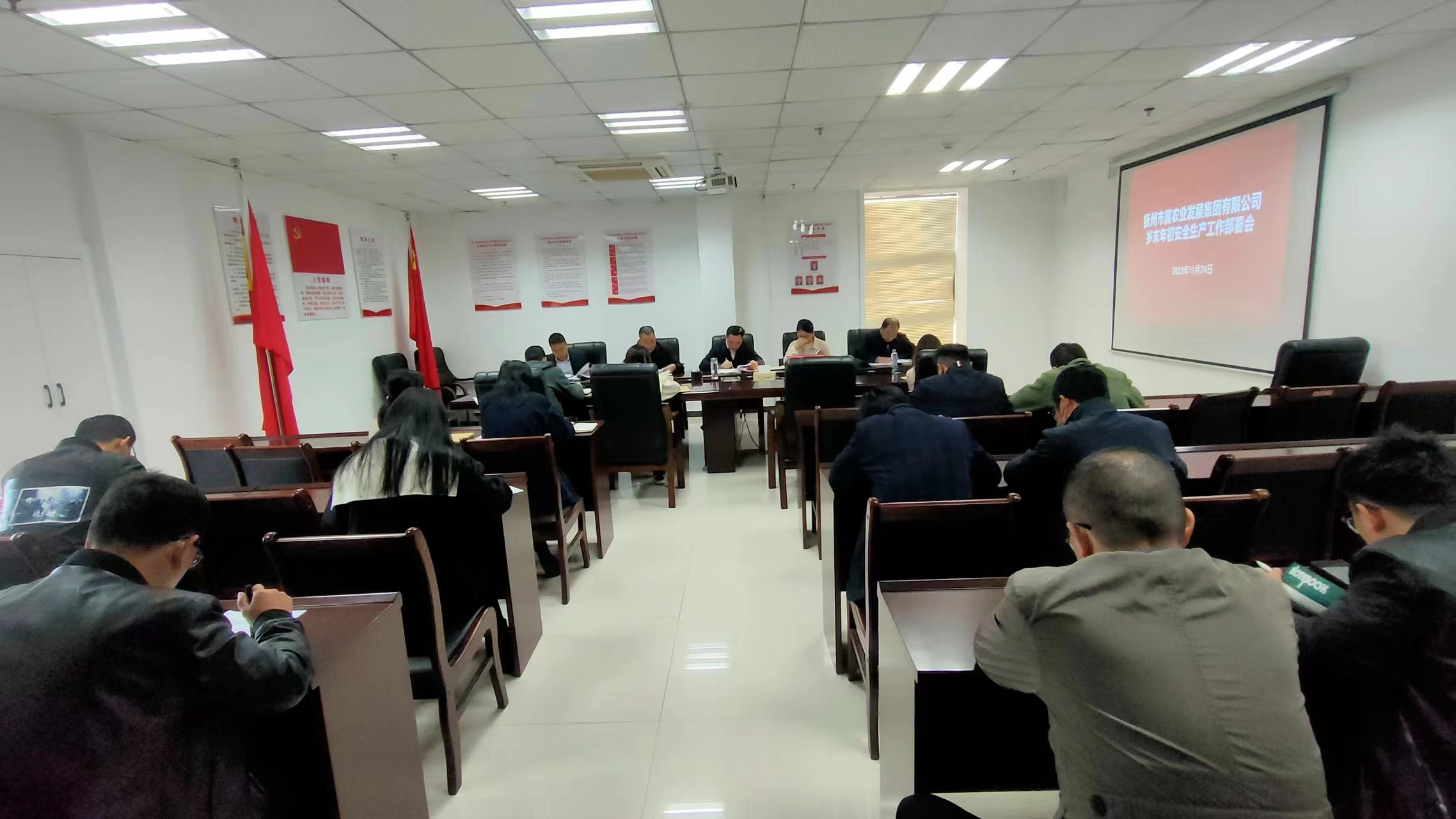 1700821935120695.jpg a33aeef484904d51e1c8b76647561e6.jpg